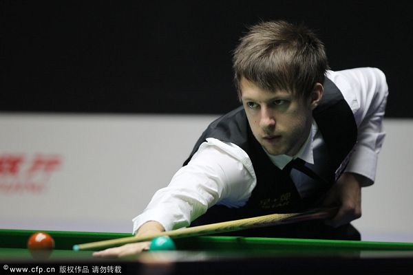 腰位置上的 腰位置上的