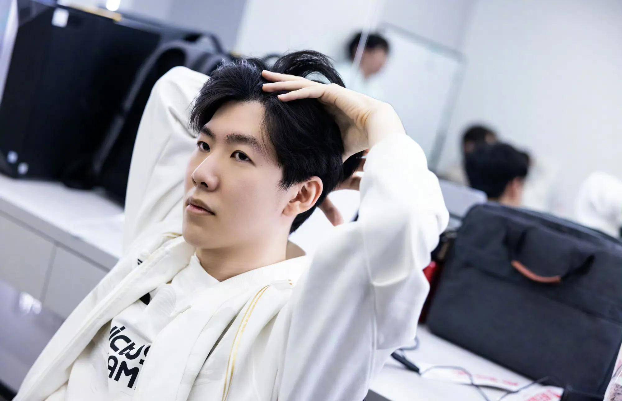 员之间的沟 员之间的沟